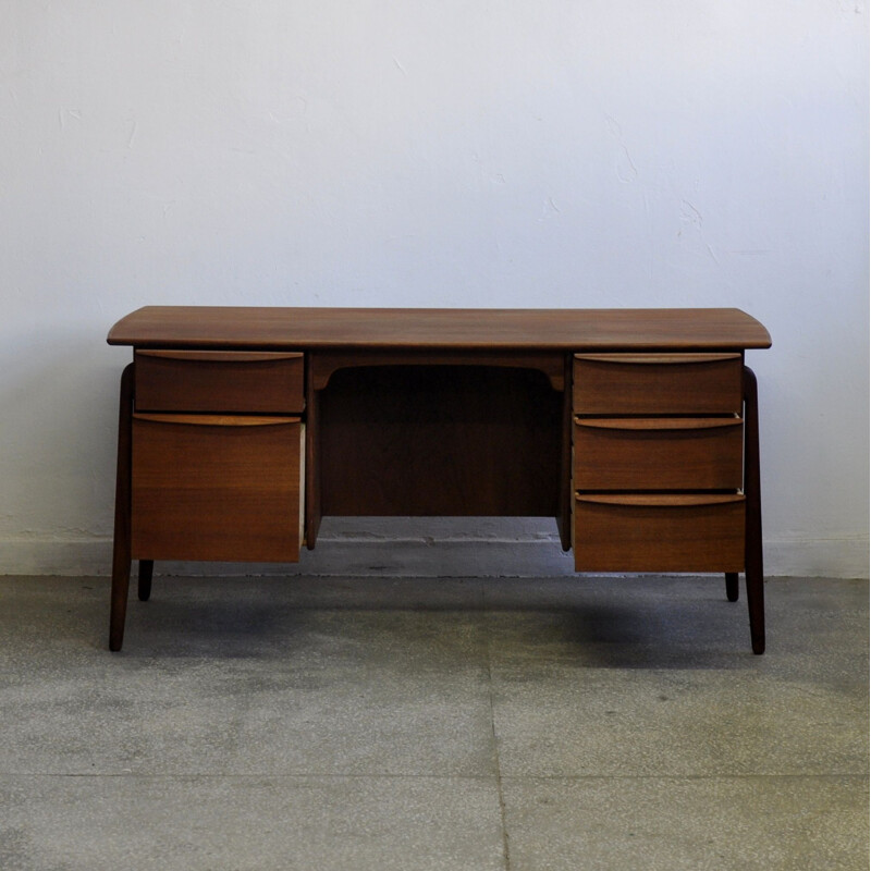 Vintage danish desk for Sigurd Hansen in teakwood 1950