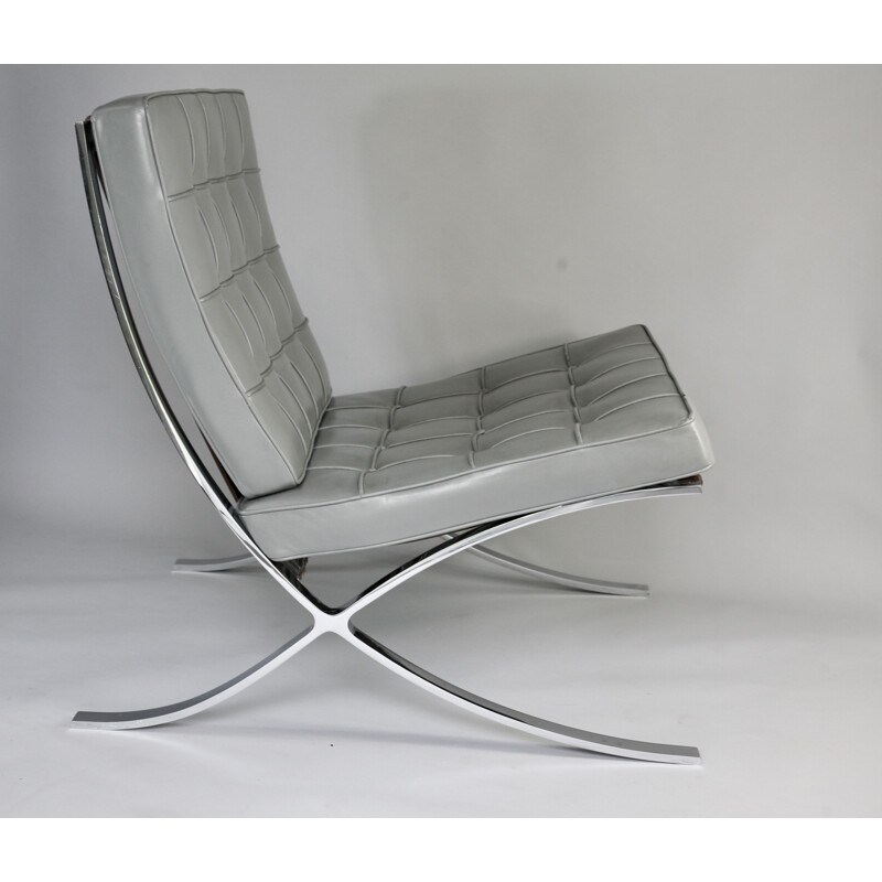 Vintage Barcelona armchair for KNOLL in grey leather 1990