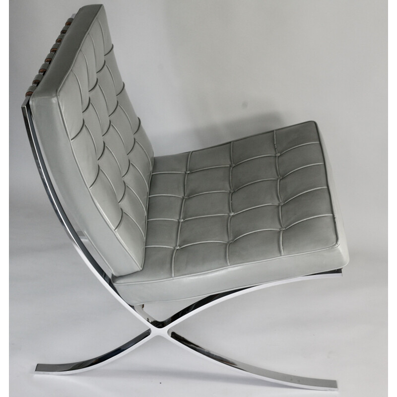 Vintage Barcelona armchair for KNOLL in grey leather 1990