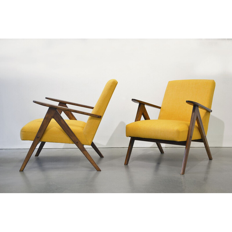 Set of 2 vintage B-310 VAR armchairs for Fabryki Mebli Gietych Radomsko in yellow fabric 1950s