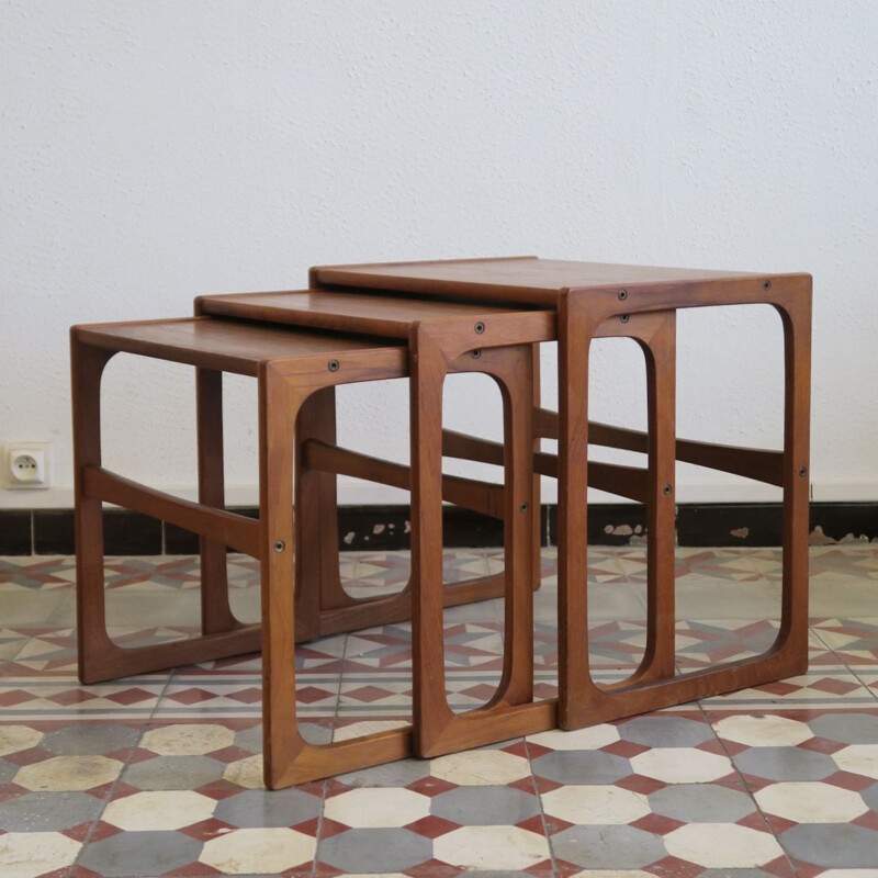 Ensemble de tables vintage gigognes danoises en teck 1960