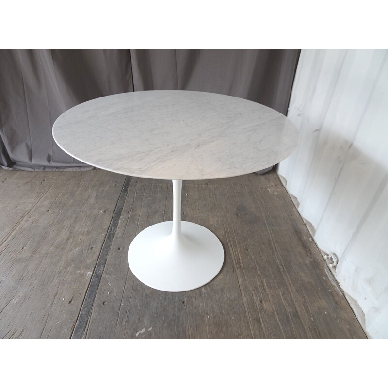 Vintage table Knoll Saarinen in marble