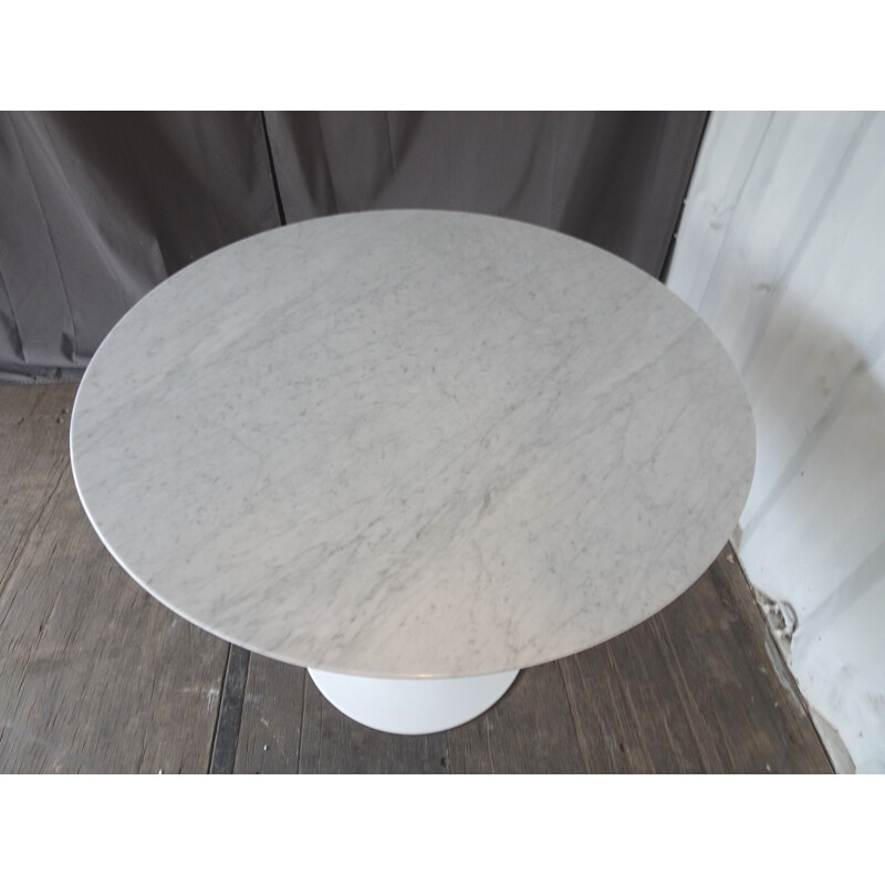 Vintage table Knoll Saarinen in marble
