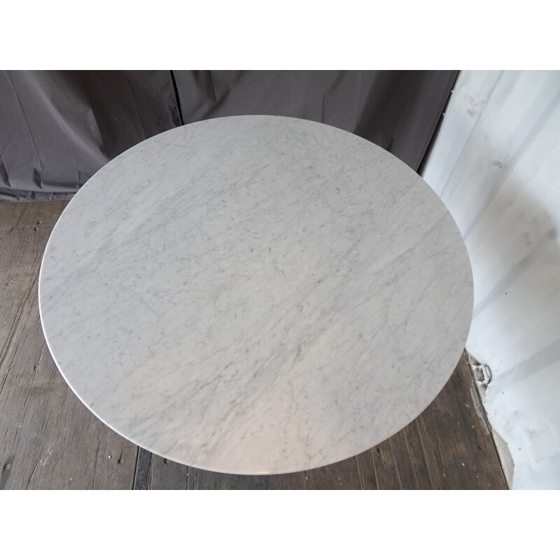 Vintage table Knoll Saarinen in marble