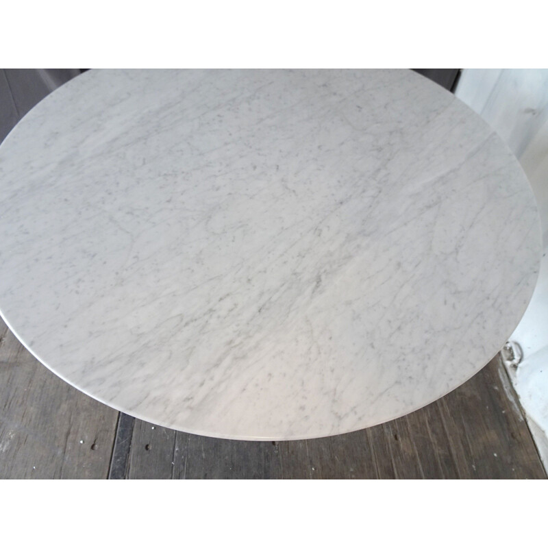 Vintage table Knoll Saarinen in marble