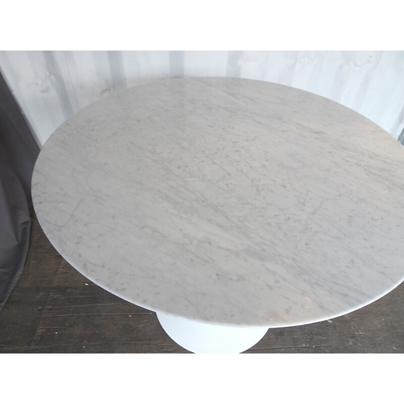 Vintage table Knoll Saarinen in marble