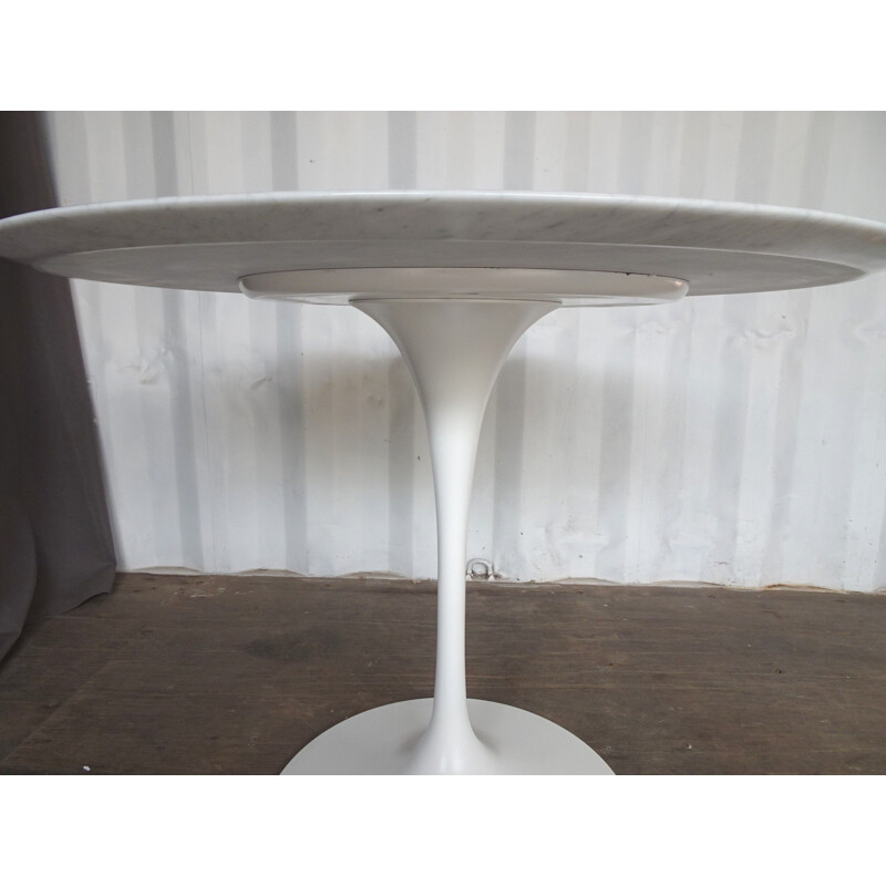 Vintage table Knoll Saarinen in marble