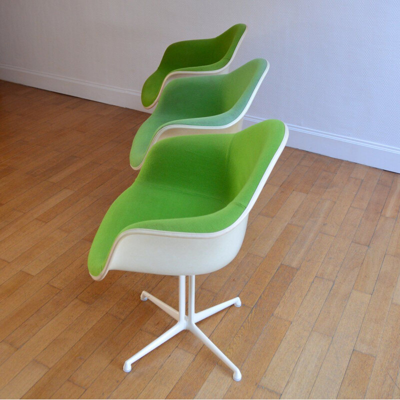 Suite de 3 fauteuils "La Fonda" par Eames pour Herman Miller