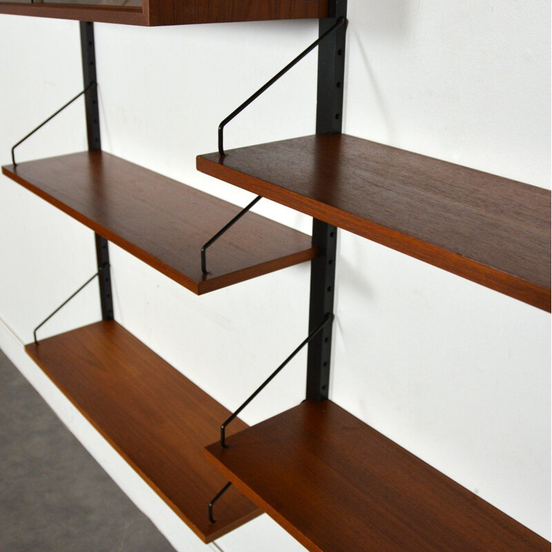 Royal System modular bookcase by Poul Cadovius