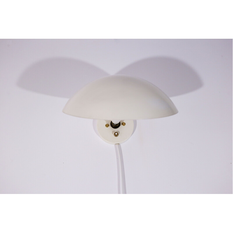 Modernist wall lamp in white lacquered metal