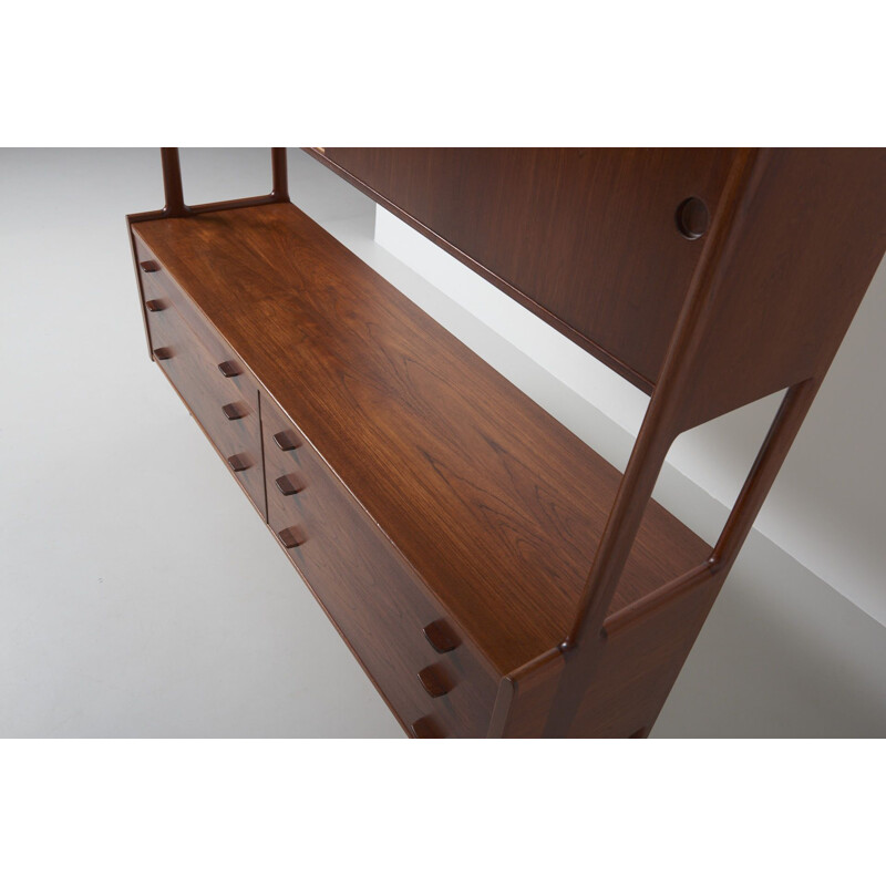 RY20 highboard in teak by Hans J. Wegner