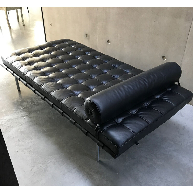 Vintage Barcelona daybed for Knoll in black leather