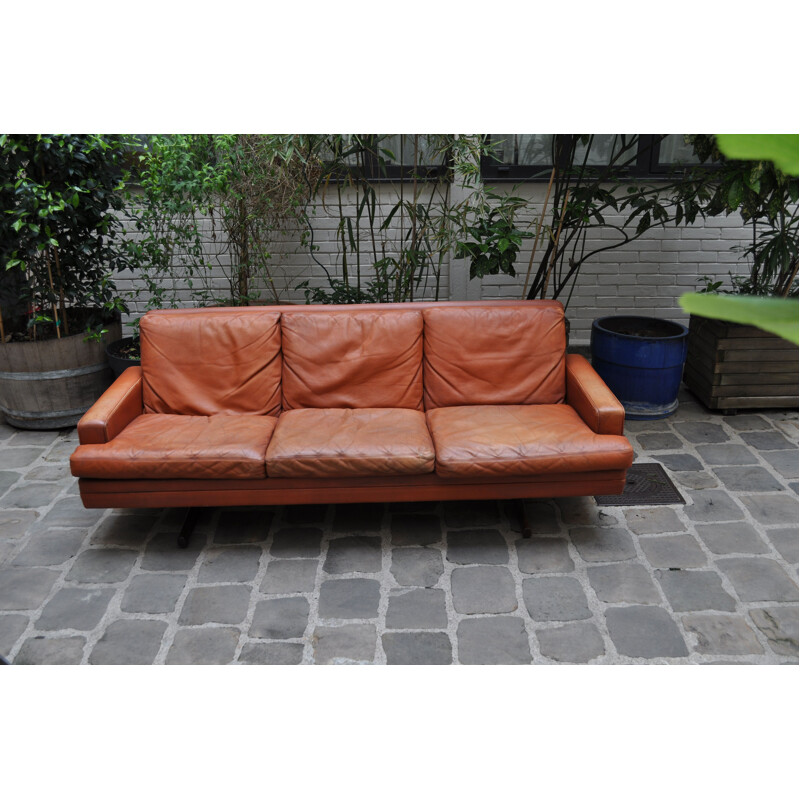 Vintage sofa model 807 brown leather Frederik A Kayser 1960