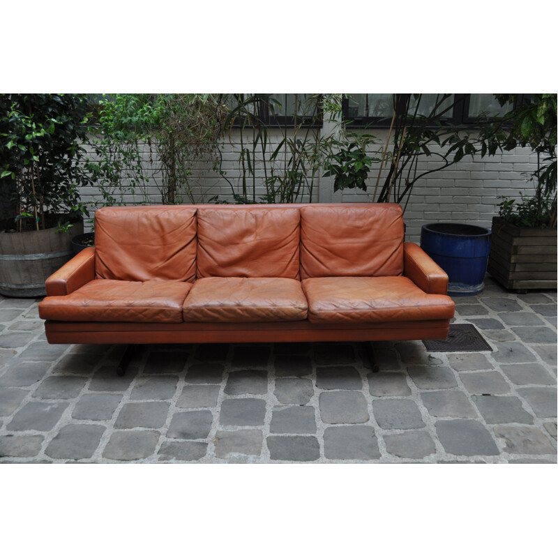 Vintage sofa model 807 brown leather Frederik A Kayser 1960