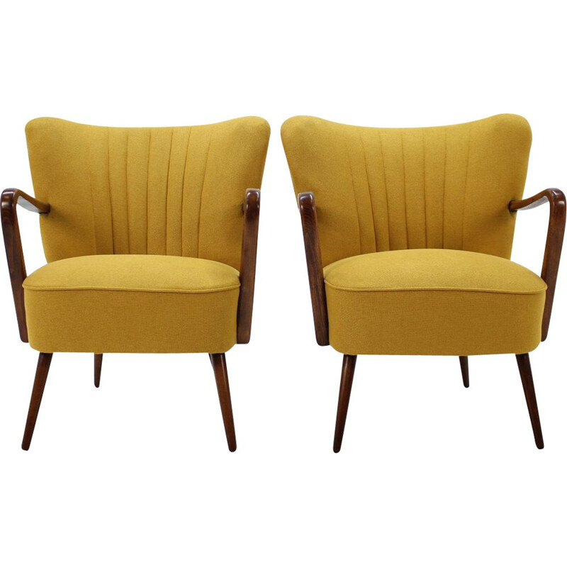 Paire de fauteuils vintage tchèques en tissu jaune et bois 1950