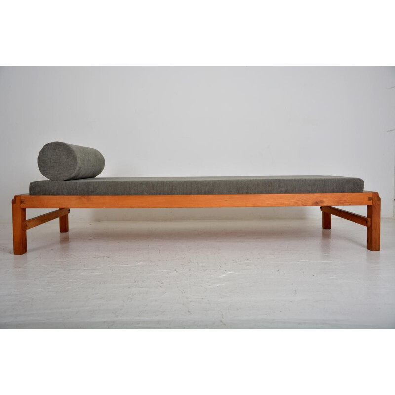 Vintage daybed L03 by Pierre Chapo 1965