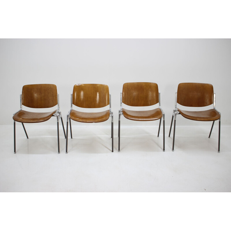 4 chaises à repas vintage par Giancarlo Piretti pour Castelli,1960