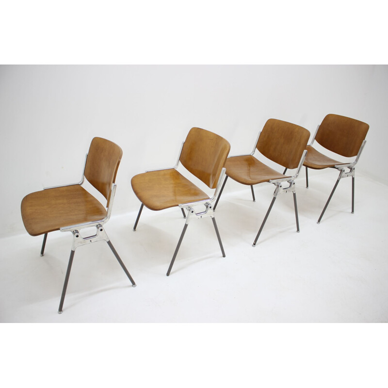 4 chaises à repas vintage par Giancarlo Piretti pour Castelli,1960