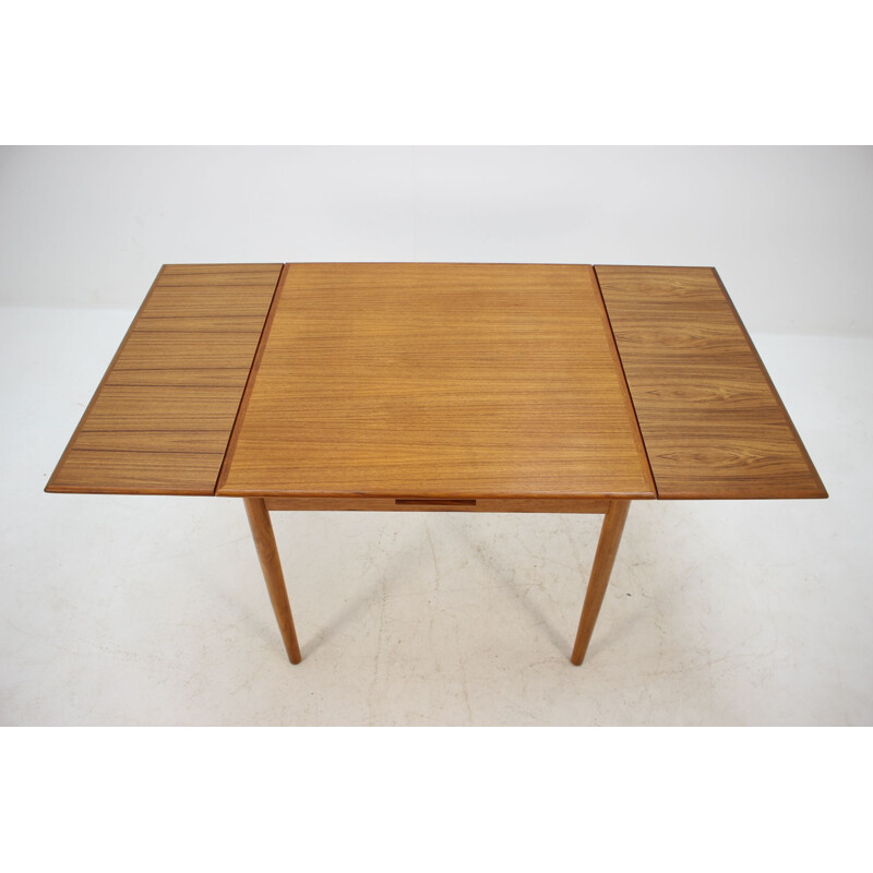 Vintage Danish extendable table in teak,1960