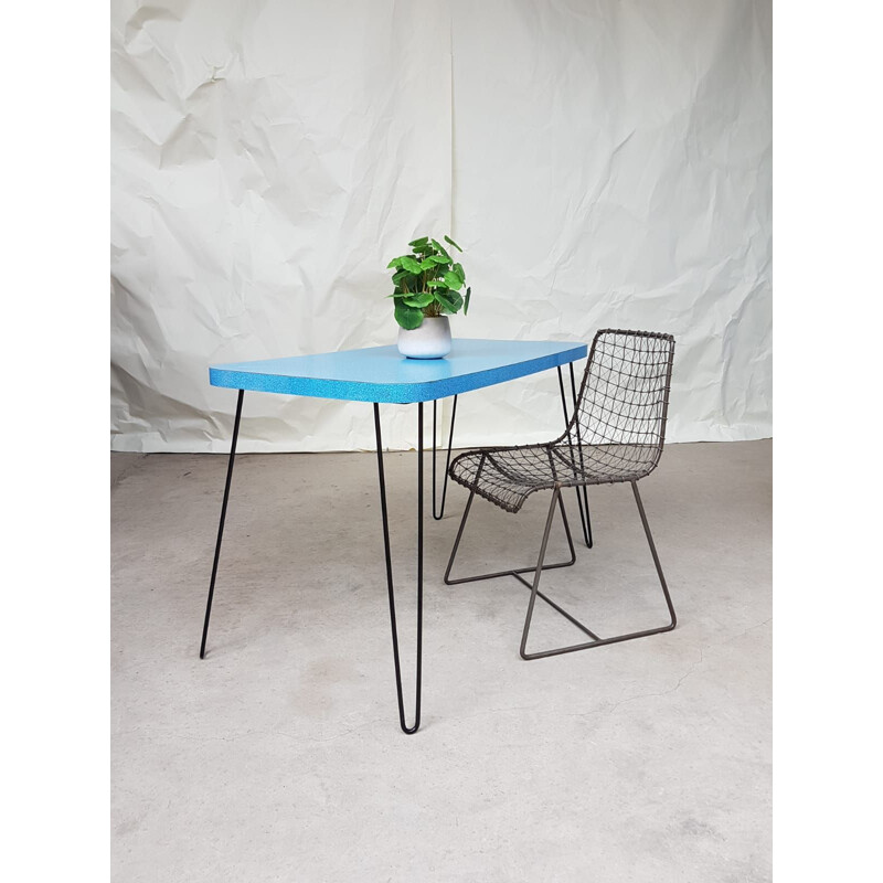 Vintage table in blue formica with hairpin legs 1950