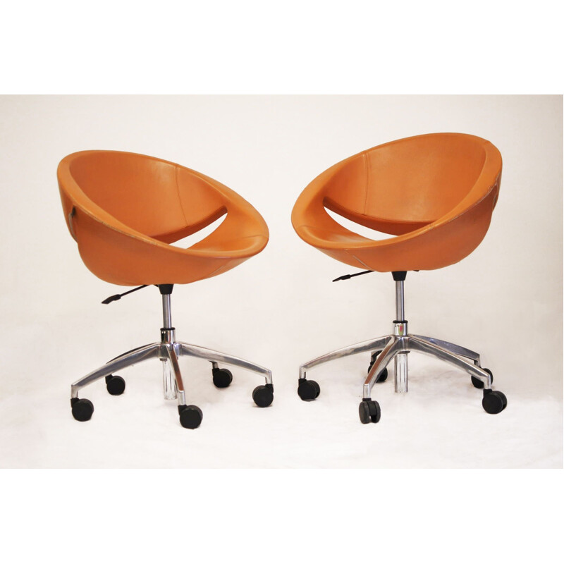 Cadeira de braços Vintage Mya para a linha Ares em pele laranja