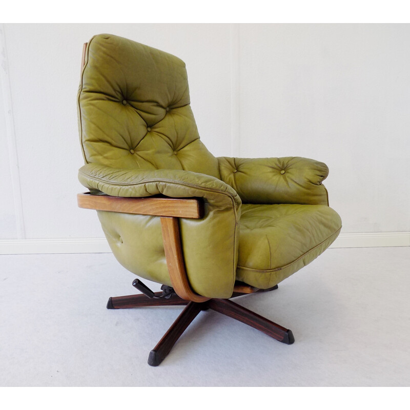 Fauteuil vintage scandinave pour Göte Mobler en cuir vert 1970