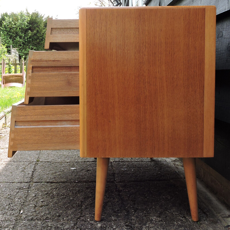 Vintage chest of drawers in oak by Avalon Yatton, 1960s