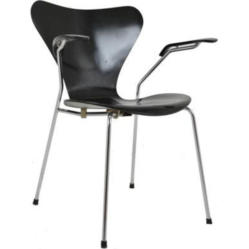 Vintage black series 7 armchair for Fritz Hansen in wood and metal 1980