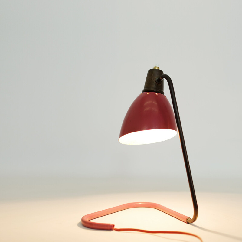 Lampe vintage rouge et or par Robert Caillat 1950