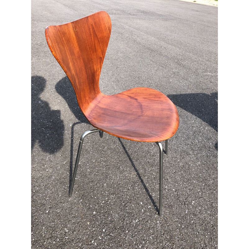 Set of 13 vintage chairs 3107 Serie 7 by Arne Jacobsen 