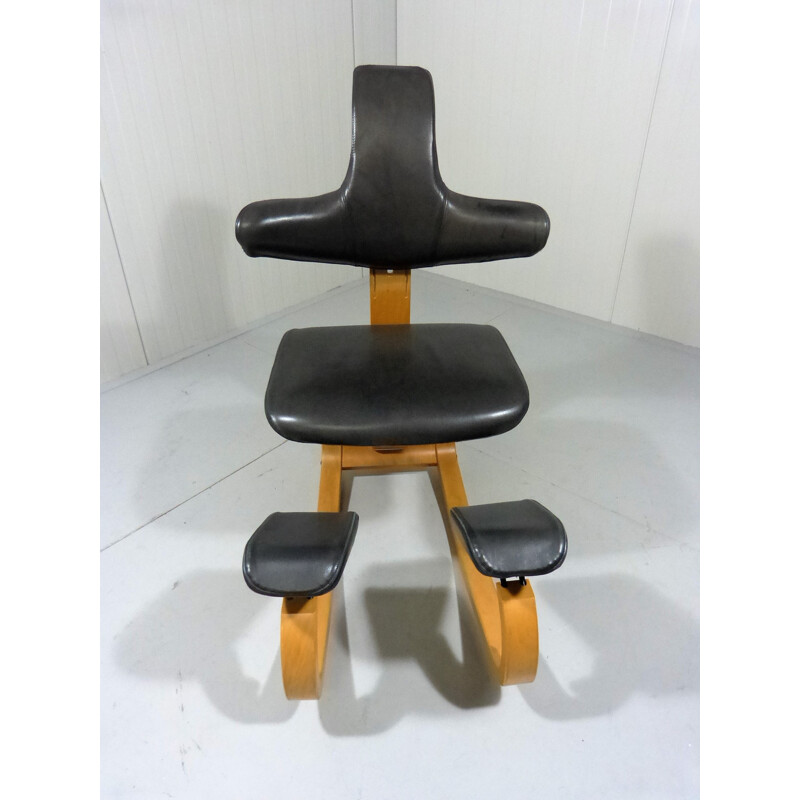 Thatsit beech and leather balance chair, Peter OPSVIK - 1980s