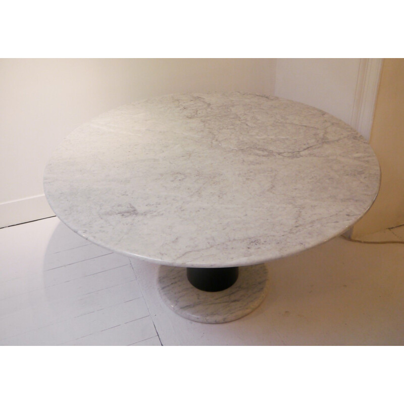 Table vintage en marbre de Carrara par Ettore Sottsass