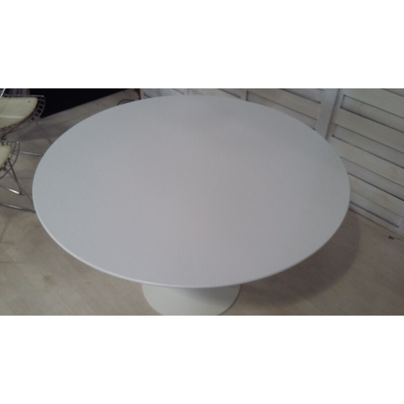 Table vintage Tulip de Eero Saarinen Edition Knoll Studio 2016