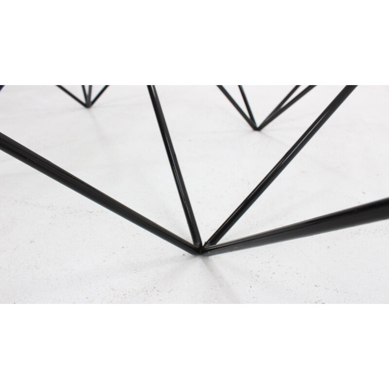 Table basse vintage italienne géométrique en verre et métal noir 1970