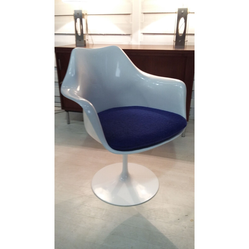 Vintage Tulip armchair by Eero Saarinen for Knoll international