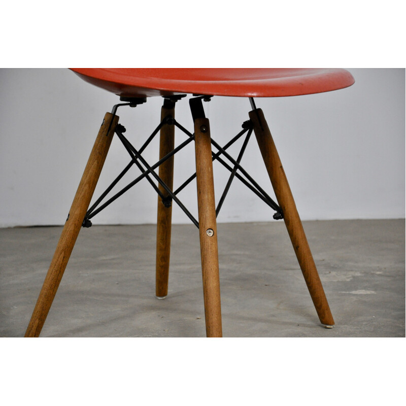 Set of 12 vintage red chairs by Eames for Miller 1970