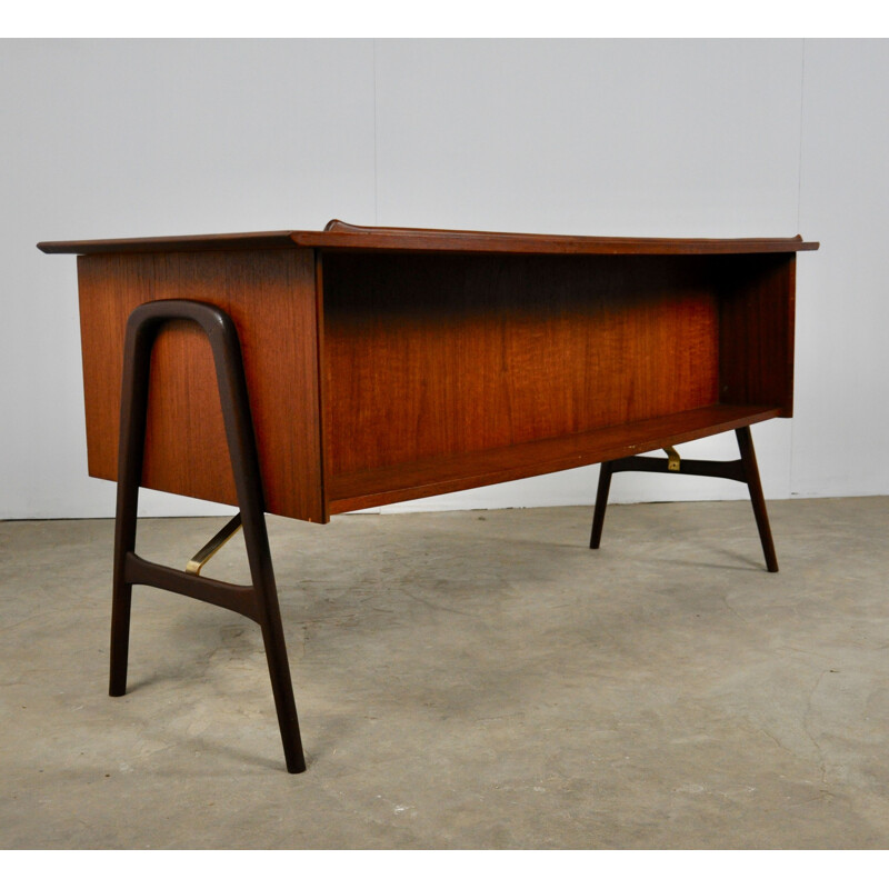 Vintage desk by Louis Van Teeffelen for Wébé 1960S
