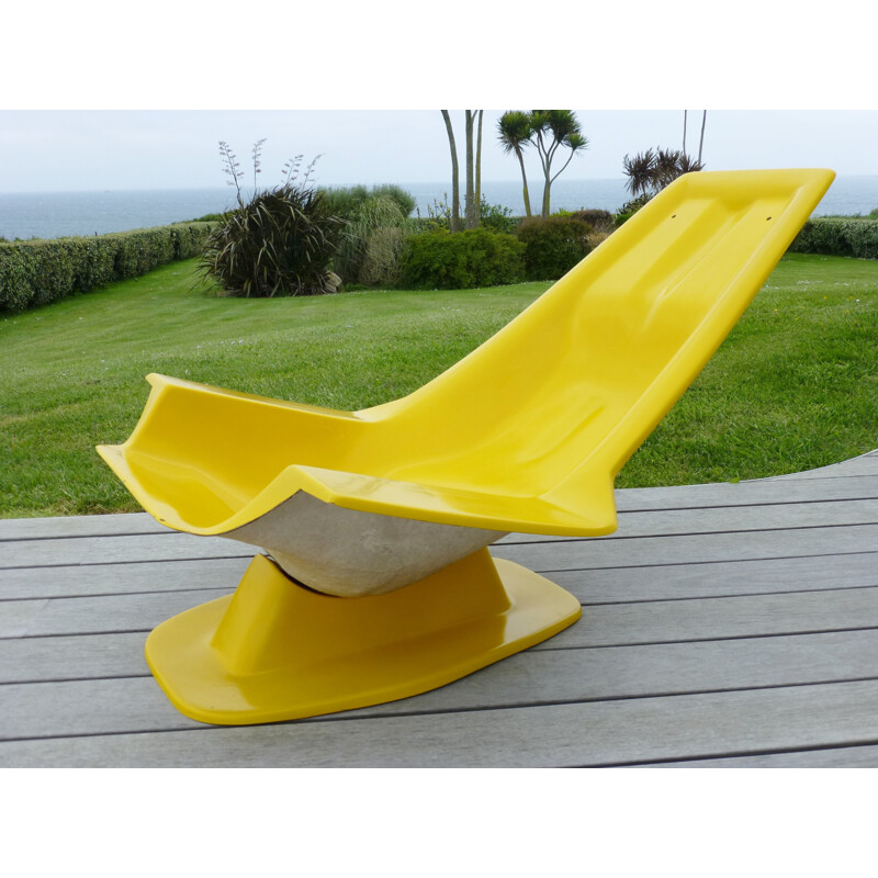 Pair of fiber glass lounge chairs - 1970s