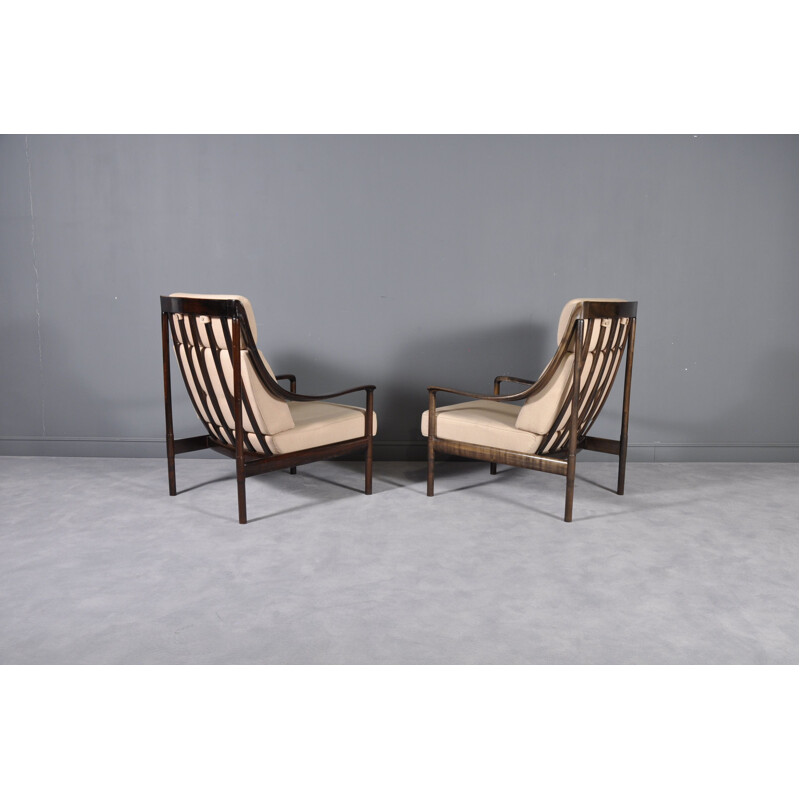 Pair of vintage armchairs by Knoll in mahogany and beige fabric 1960