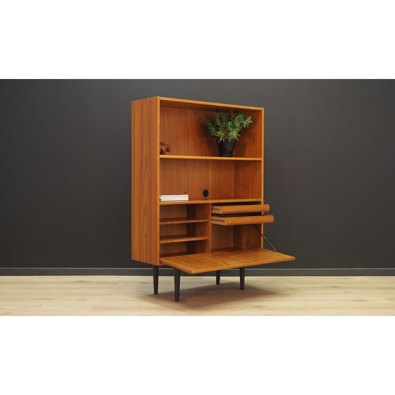 Vintage bookcase in teak