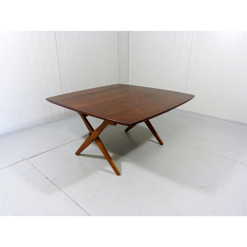 Vintage table by Hovmand Olsen for Mogensen Kold in teak and oak 1960