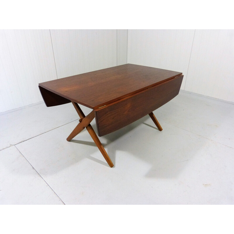Vintage table by Hovmand Olsen for Mogensen Kold in teak and oak 1960