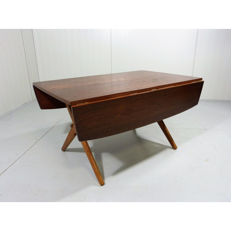 Vintage table by Hovmand Olsen for Mogensen Kold in teak and oak 1960