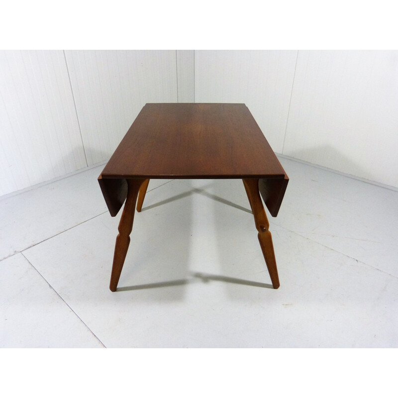 Vintage table by Hovmand Olsen for Mogensen Kold in teak and oak 1960