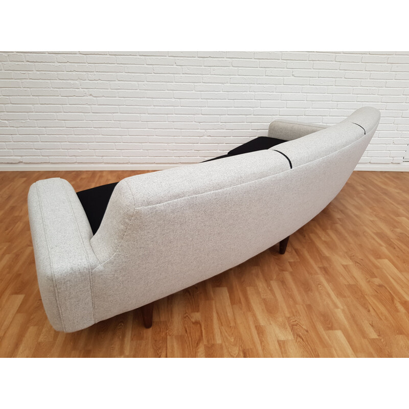 Vintage sofa model 450 Banana by Illum Wikkelsø Denmark  