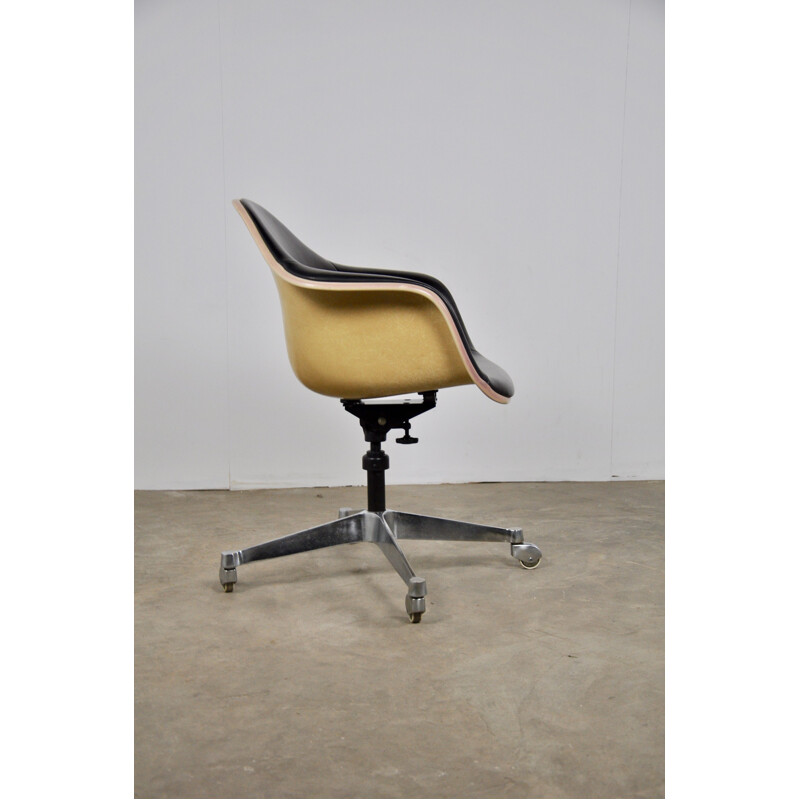 Vintage Office Chair by Charles Eames for Herman Miller 1970s