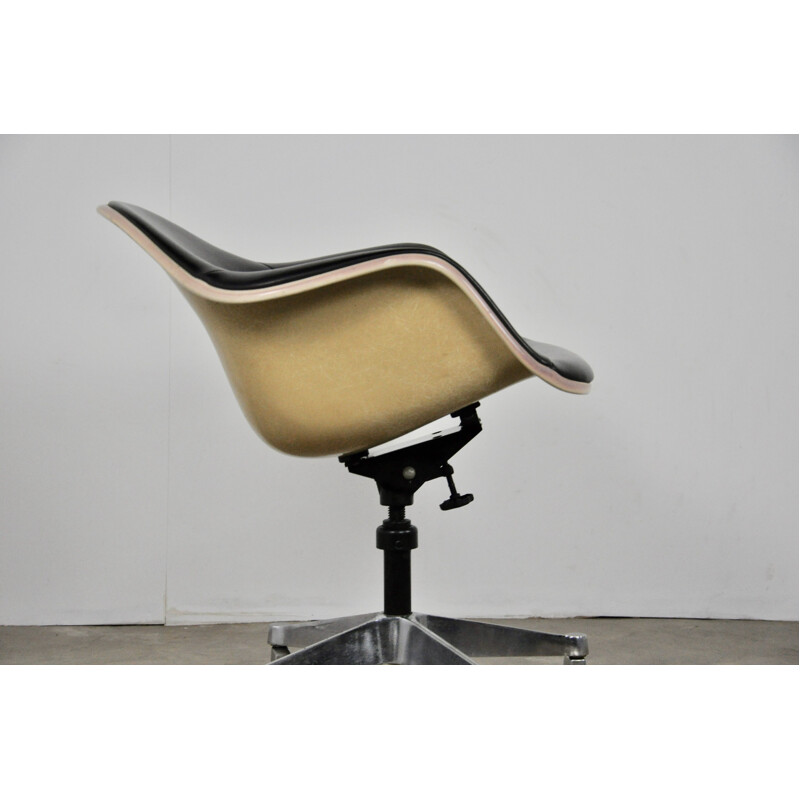 Vintage Office Chair by Charles Eames for Herman Miller 1970s