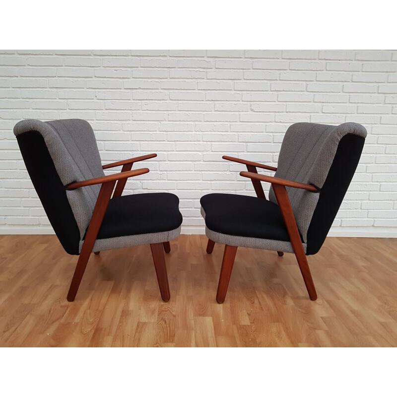 Paire de fauteuils danois en laine et teck