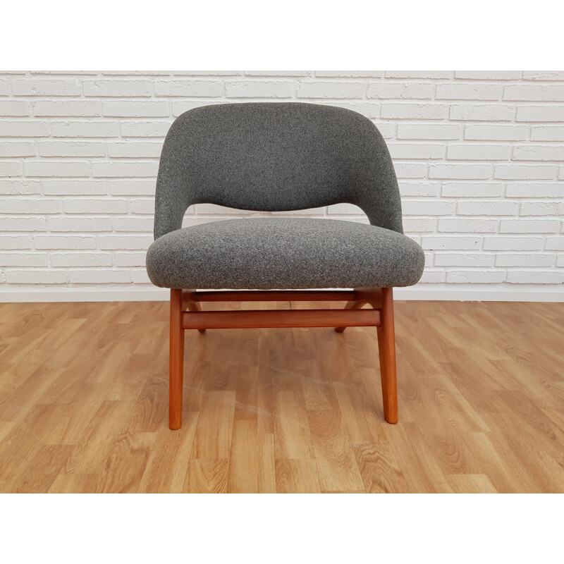 Scandinavian armchair in grey wool and beech