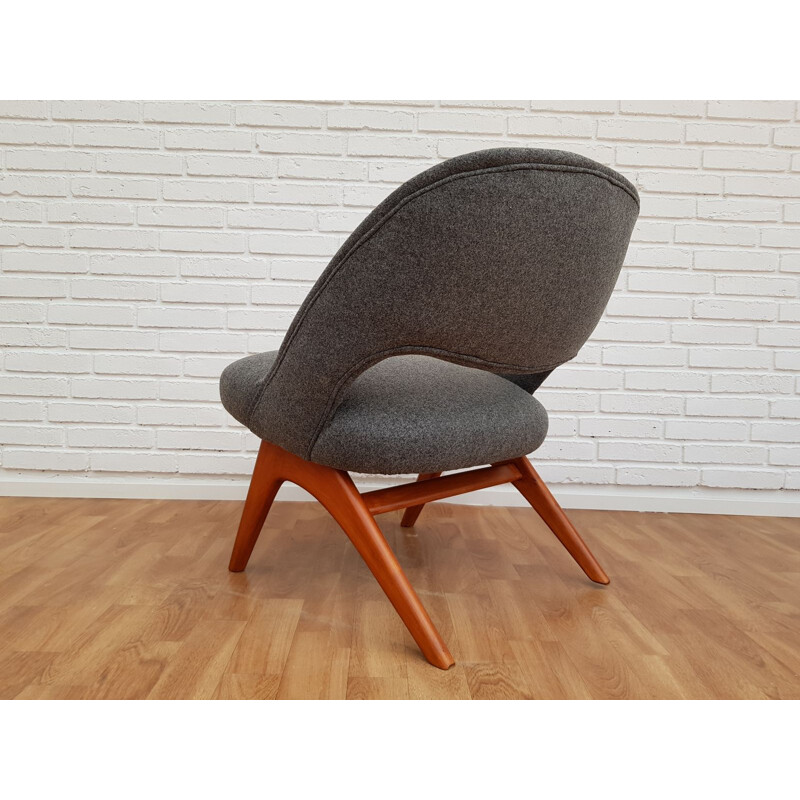 Scandinavian armchair in grey wool and beech